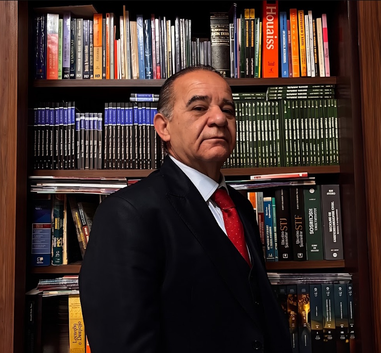 Foto do Dr. Pedro Luiz Napolitano, advogado